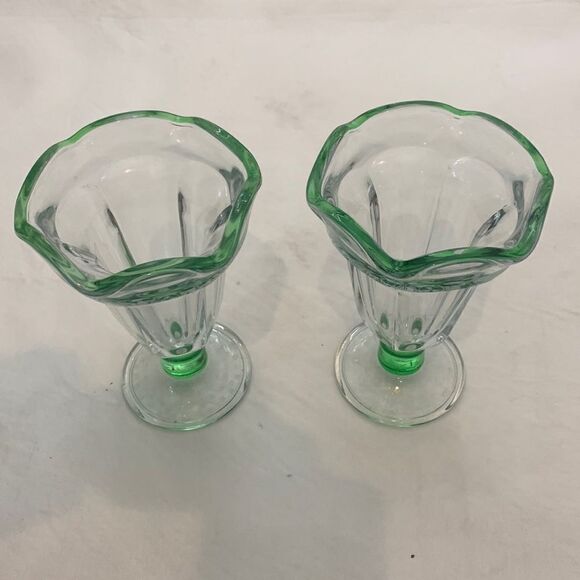 Ice Cream Sundae Green Tinted Glasses Cups Set Of 2 Included Textured Base Used - Picture 2 of 4